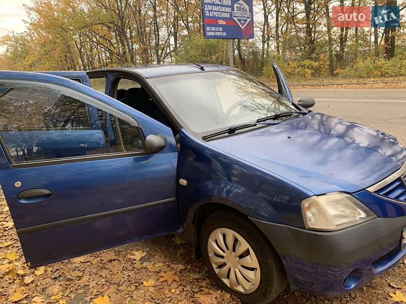 Седан Dacia Logan 2006 в Умані