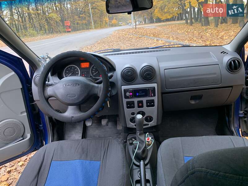Седан Dacia Logan 2006 в Умані