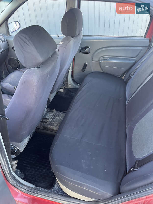 Седан Dacia Logan 2007 в Городенке