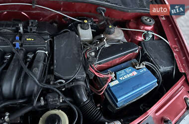 Седан Dacia Logan 2008 в Мені