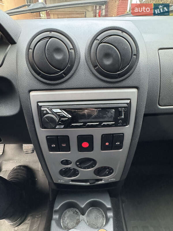 Седан Dacia Logan 2008 в Дніпрі фото 8 Седан Dacia Logan 2008 в Дніпрі