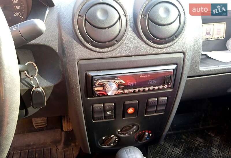 Седан Dacia Logan 2006 в Житомире фото 4 Седан Dacia Logan 2006 в Житомире