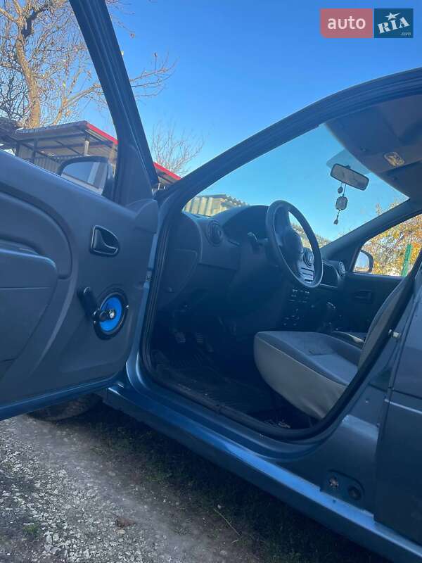 Седан Dacia Logan 2008 в Тернополі