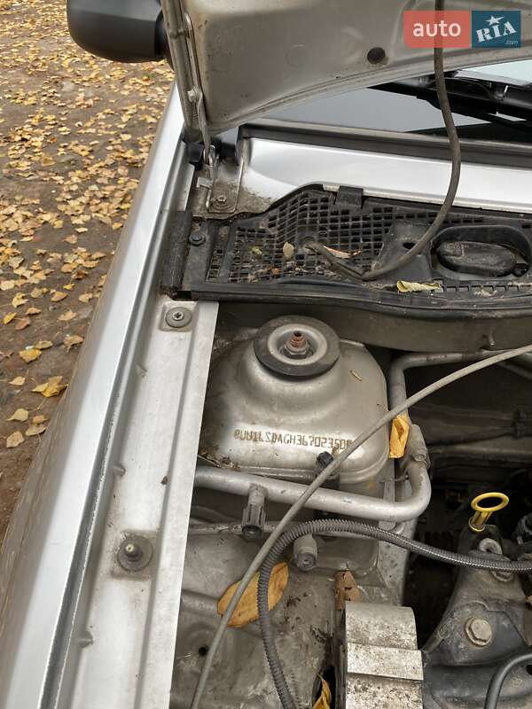 Седан Dacia Logan 2006 в Козельце