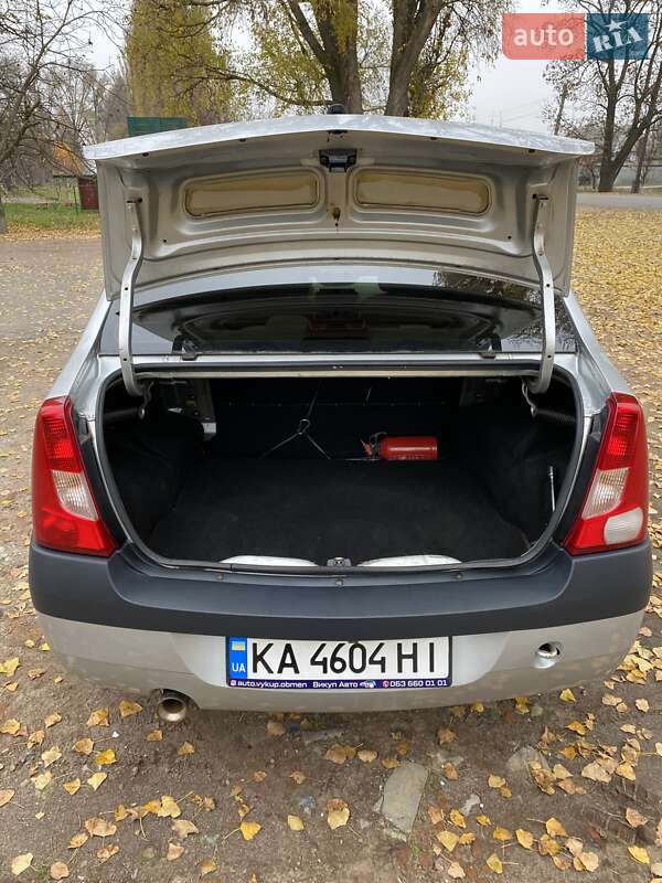 Седан Dacia Logan 2006 в Козельце