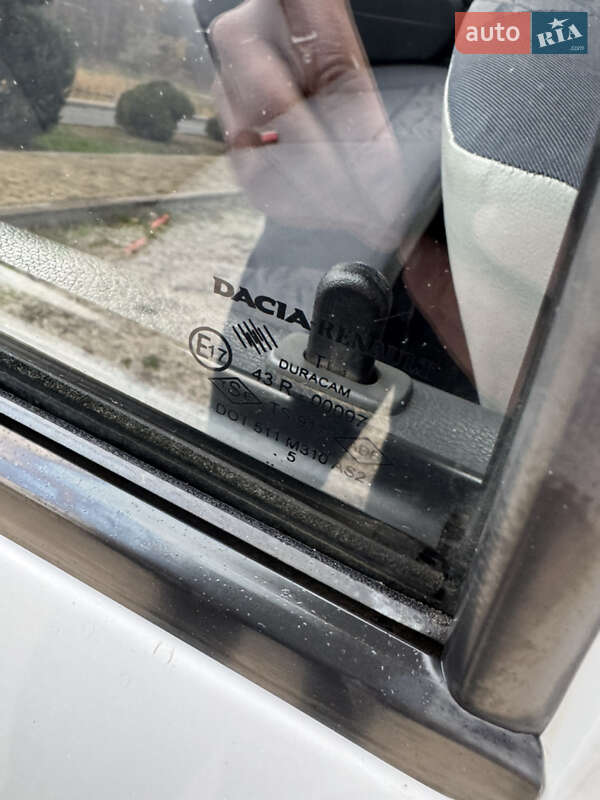 Седан Dacia Logan 2005 в Дніпрі