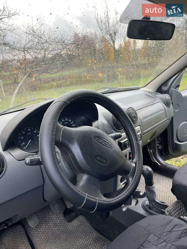 Седан Dacia Logan 2009 в Дубно