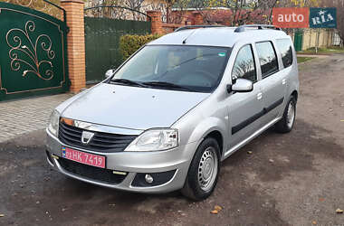 Седан Dacia Logan 2010 в Чернігові