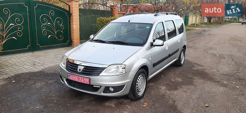 Седан Dacia Logan 2010 в Чернигове