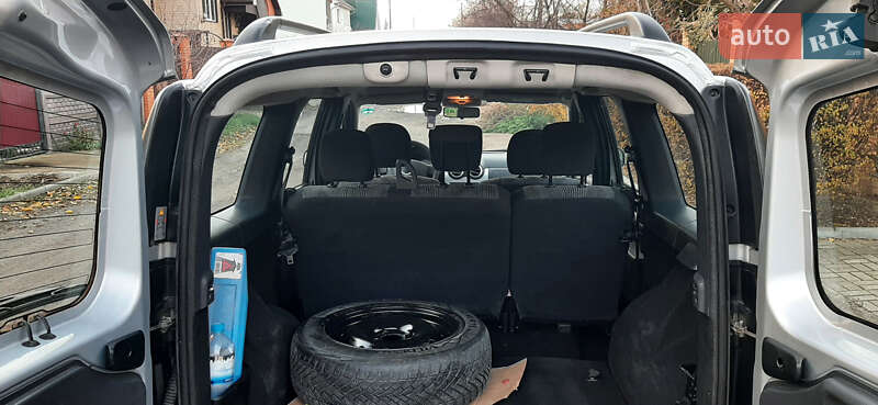 Седан Dacia Logan 2010 в Чернигове