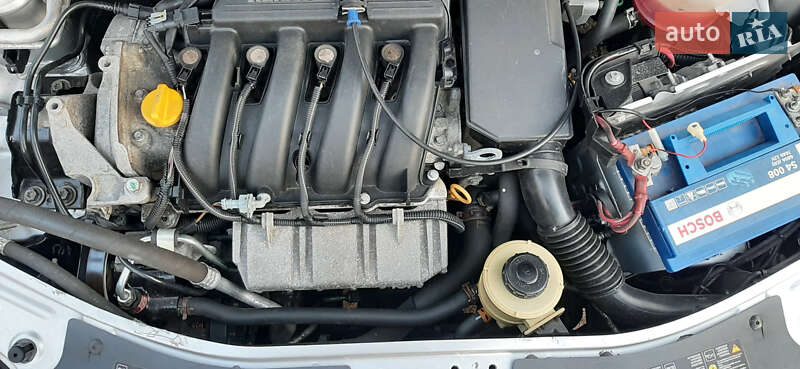 Седан Dacia Logan 2010 в Чернигове