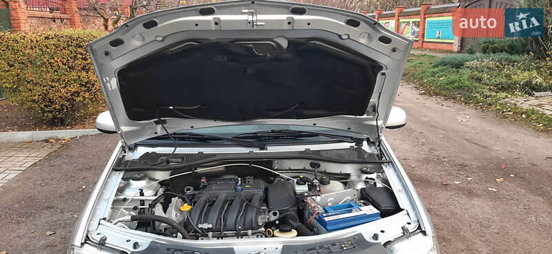 Седан Dacia Logan 2010 в Чернигове