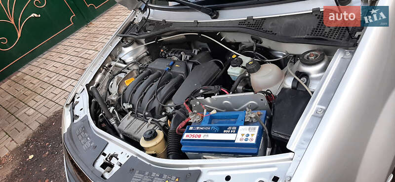 Седан Dacia Logan 2010 в Чернигове