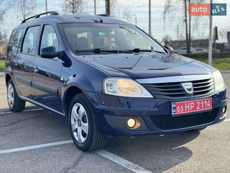 Седан Dacia Logan 2009 в Киеве