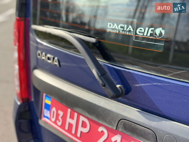 Седан Dacia Logan 2009 в Киеве