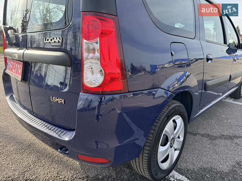 Седан Dacia Logan 2009 в Киеве