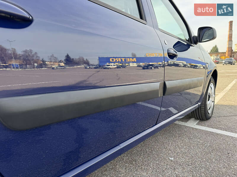 Седан Dacia Logan 2009 в Киеве