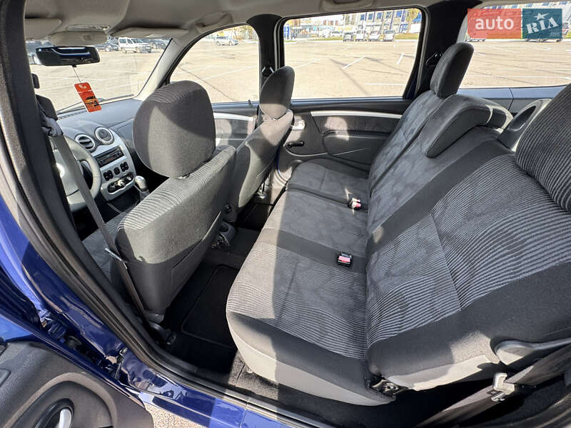 Седан Dacia Logan 2009 в Киеве