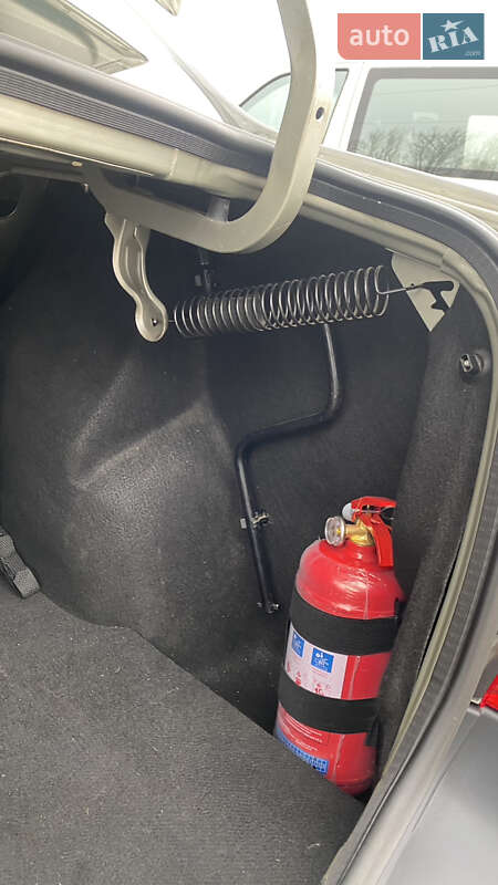 Седан Dacia Logan 2005 в Харькове фото 17 Седан Dacia Logan 2005 в Харькове