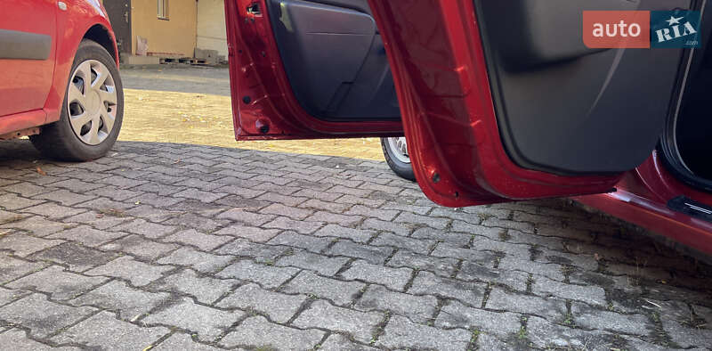 Седан Dacia Logan 2007 в Ужгороде фото 9 Седан Dacia Logan 2007 в Ужгороде