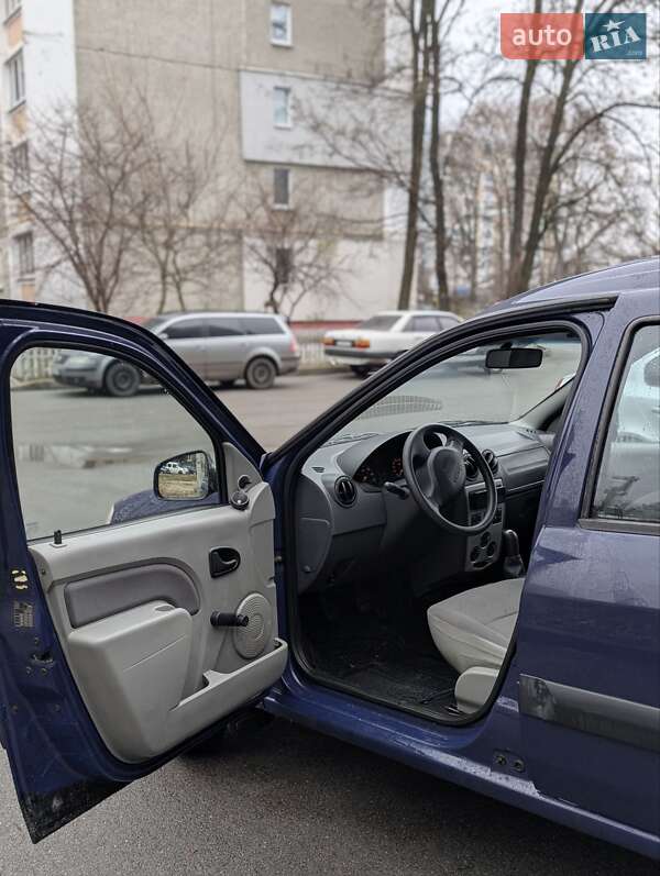 Седан Dacia Logan 2008 в Чернигове