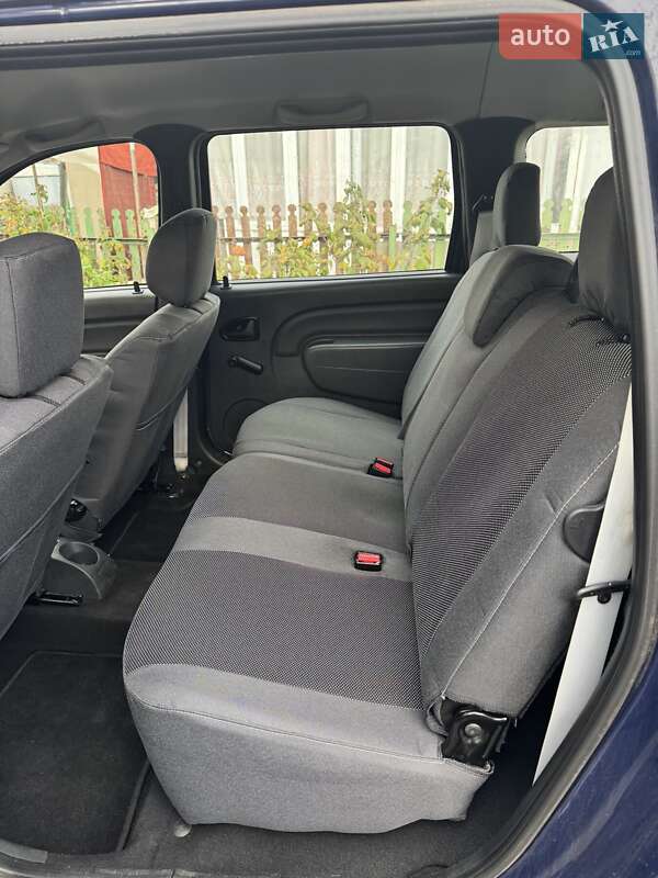 Седан Dacia Logan 2011 в Могилев-Подольске