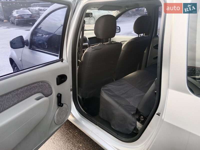 Седан Dacia Logan 2008 в Киеве