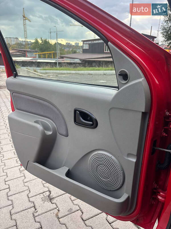 Седан Dacia Logan 2009 в Хмельницькому