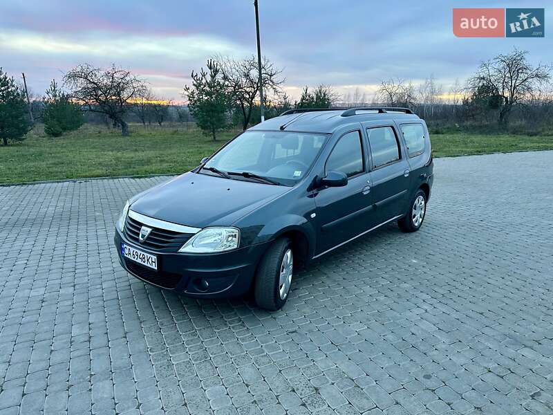 Седан Dacia Logan 2009 в Теплике