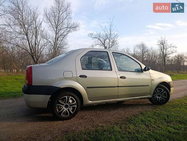 Седан Dacia Logan 2005 в Кропивницькому