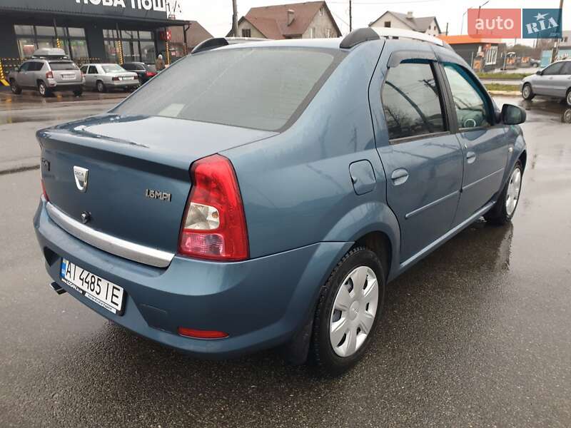 Седан Dacia Logan 2008 в Бучі