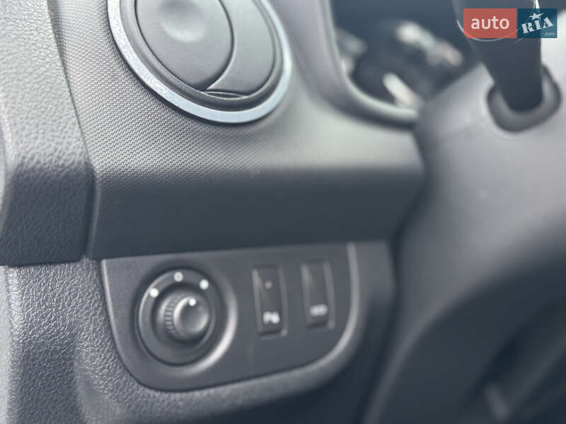 Седан Dacia Logan 2015 в Хмельницком фото 27 Седан Dacia Logan 2015 в Хмельницком