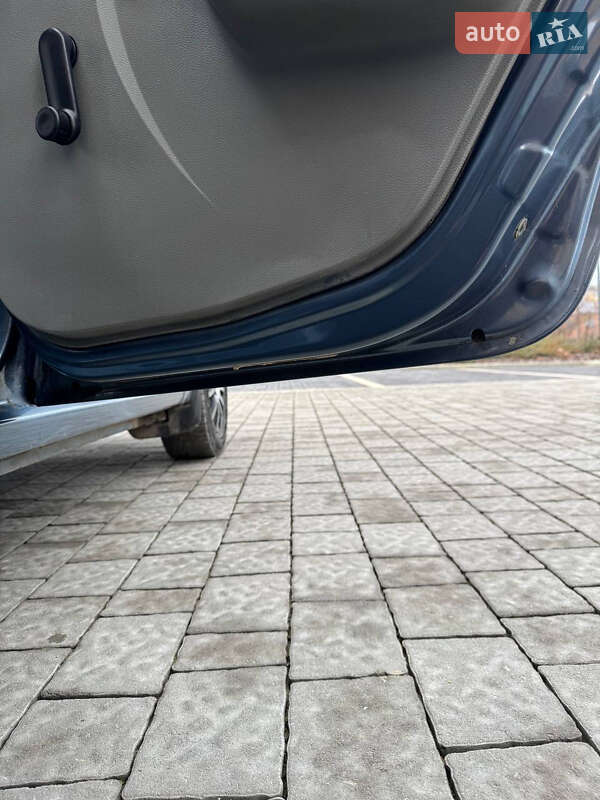 Седан Dacia Logan 2009 в Тернополе