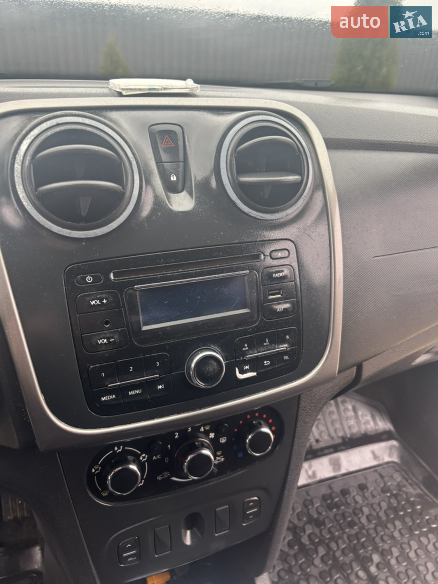 2016 Dacia Logan - мініатюра 13