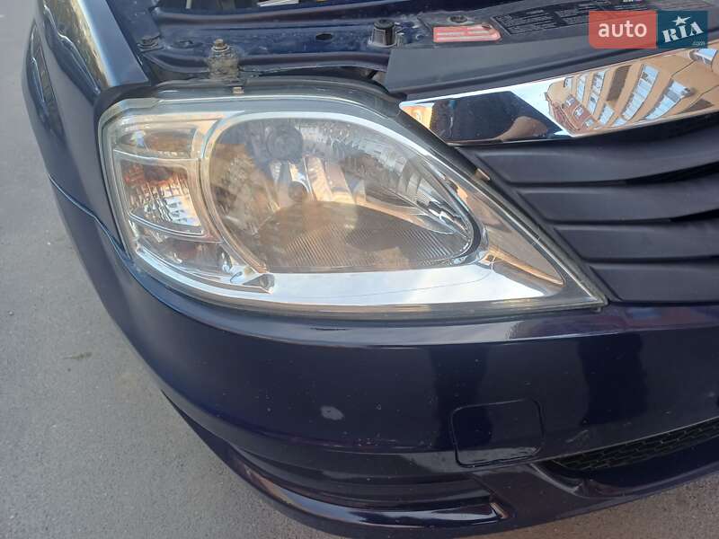 Седан Dacia Logan 2011 в Тернополе фото 5 Седан Dacia Logan 2011 в Тернополе