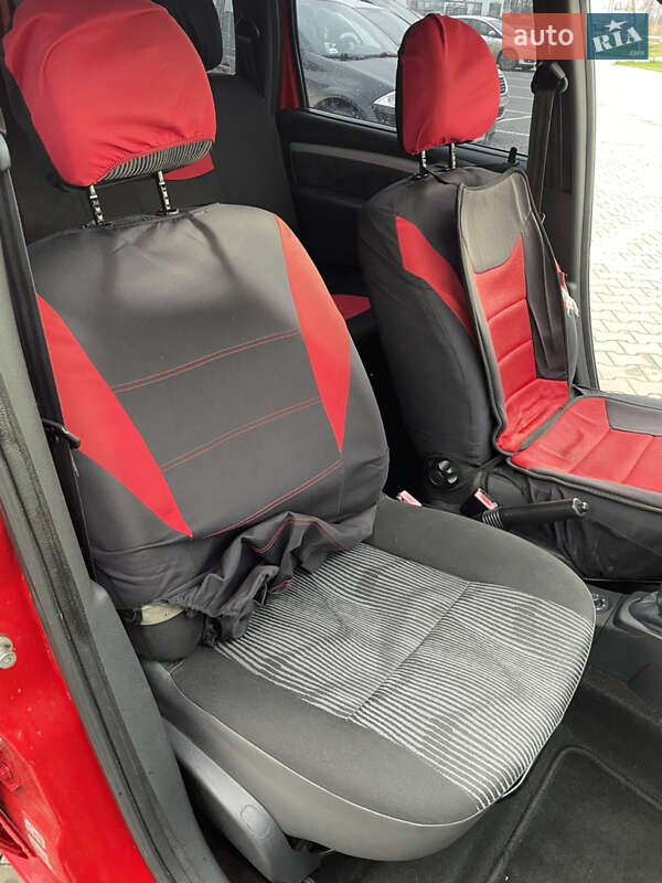 Седан Dacia Logan 2009 в Луцке фото 13 Седан Dacia Logan 2009 в Луцке