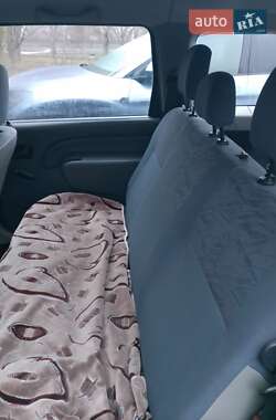 Седан Dacia Logan 2009 в Полтаве