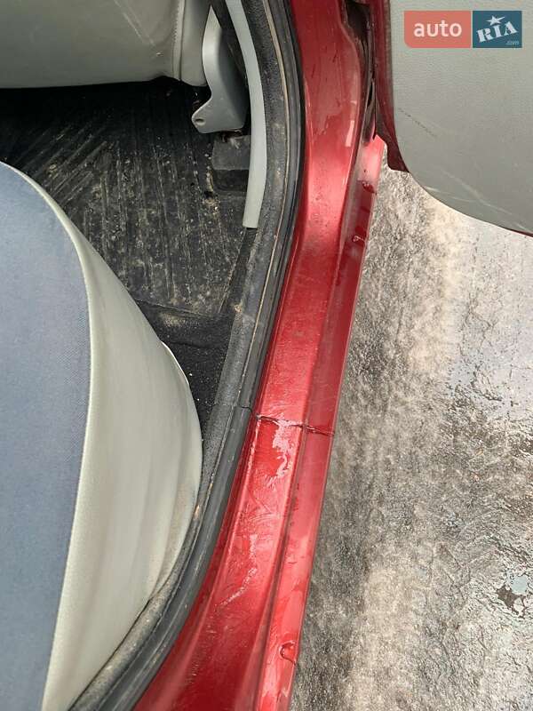 Седан Dacia Logan 2006 в Здолбунове