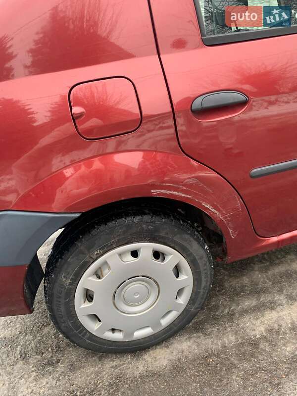 Седан Dacia Logan 2006 в Здолбунове