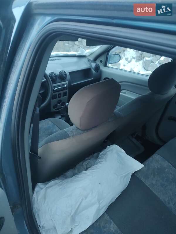 Седан Dacia Logan 2007 в Нетешине фото 5 Седан Dacia Logan 2007 в Нетешине