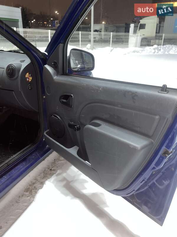 Седан Dacia Logan 2009 в Києві