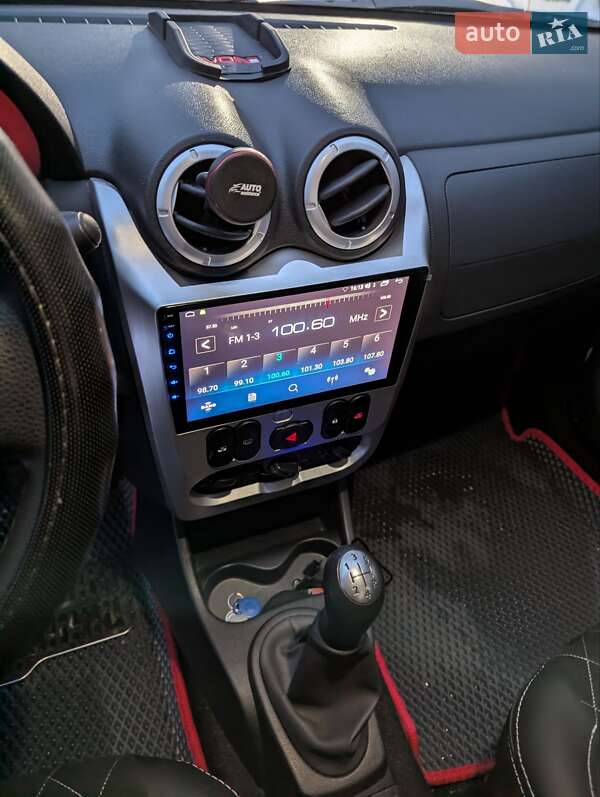 Седан Dacia Logan 2010 в Полтаве