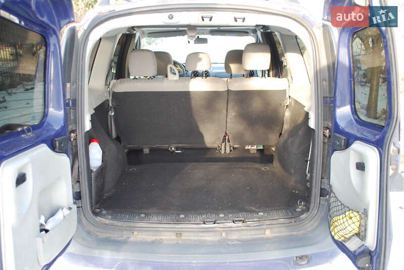 Седан Dacia Logan 2007 в Львові