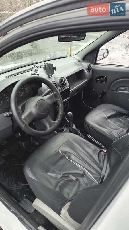 Седан Dacia Logan 2007 в Одессе фото 3 Седан Dacia Logan 2007 в Одессе