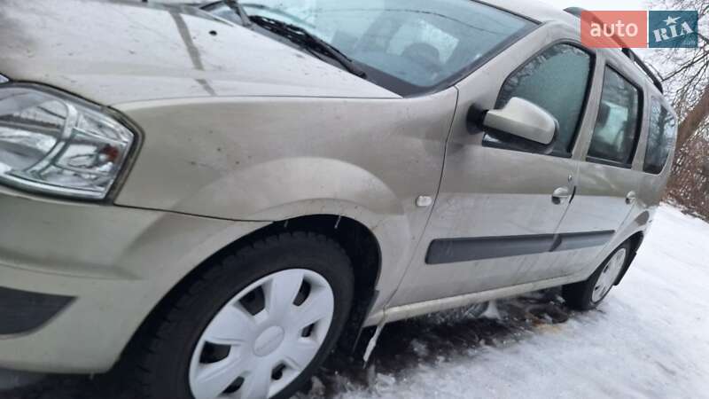 Седан Dacia Logan 2009 в Валках