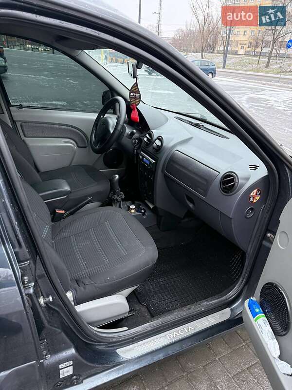 Седан Dacia Logan 2008 в Днепре