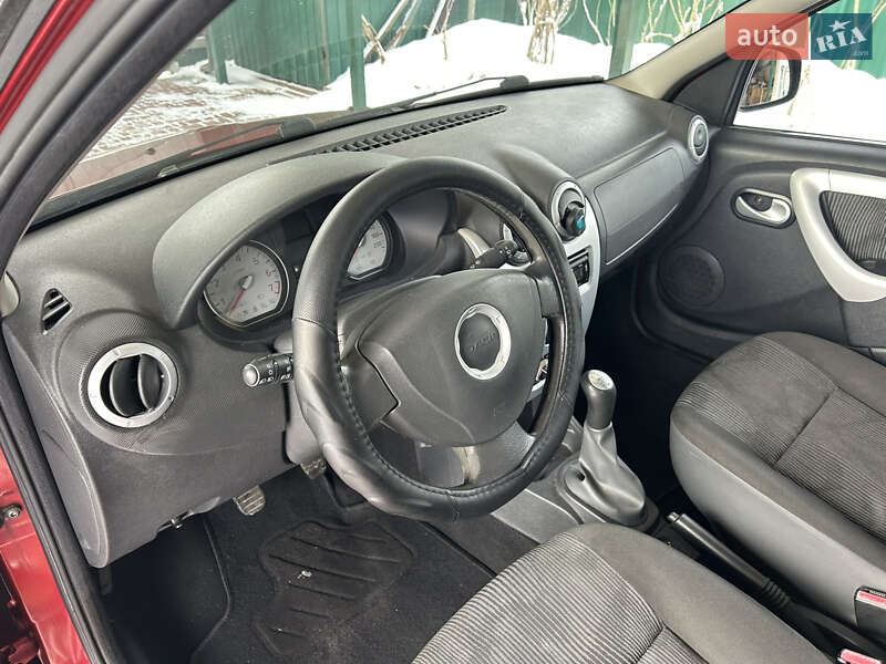 Седан Dacia Logan 2011 в Белой Церкви