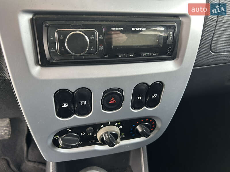 Седан Dacia Logan 2011 в Белой Церкви