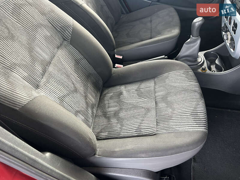 Седан Dacia Logan 2011 в Белой Церкви