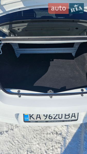 Седан Dacia Logan 2015 в Умани